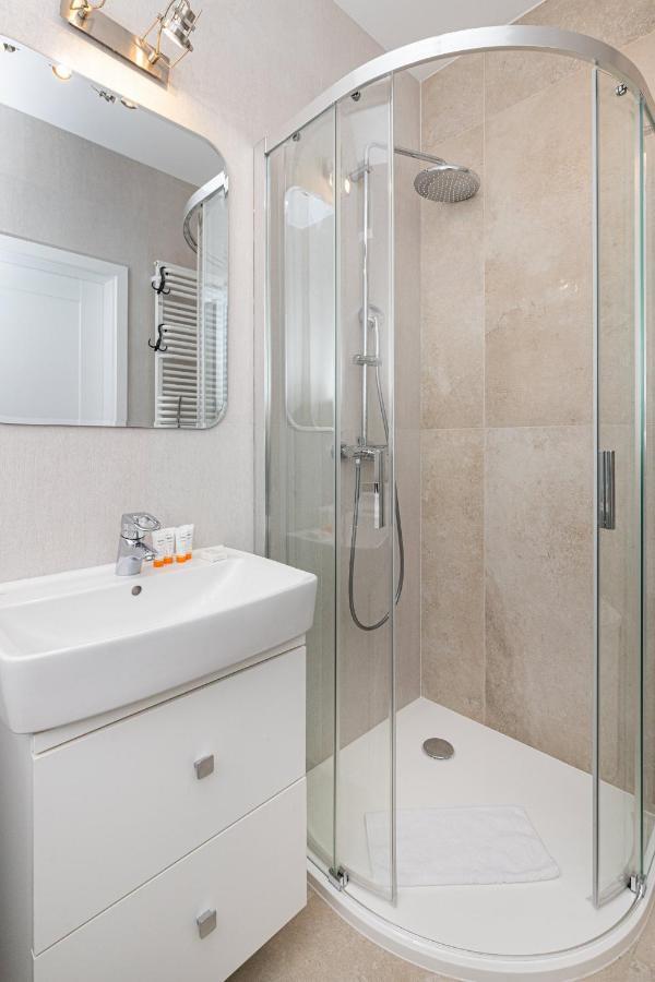 Plac Unii Apartment Gdynia City Centre By Noclegi Renters Eksteriør bilde